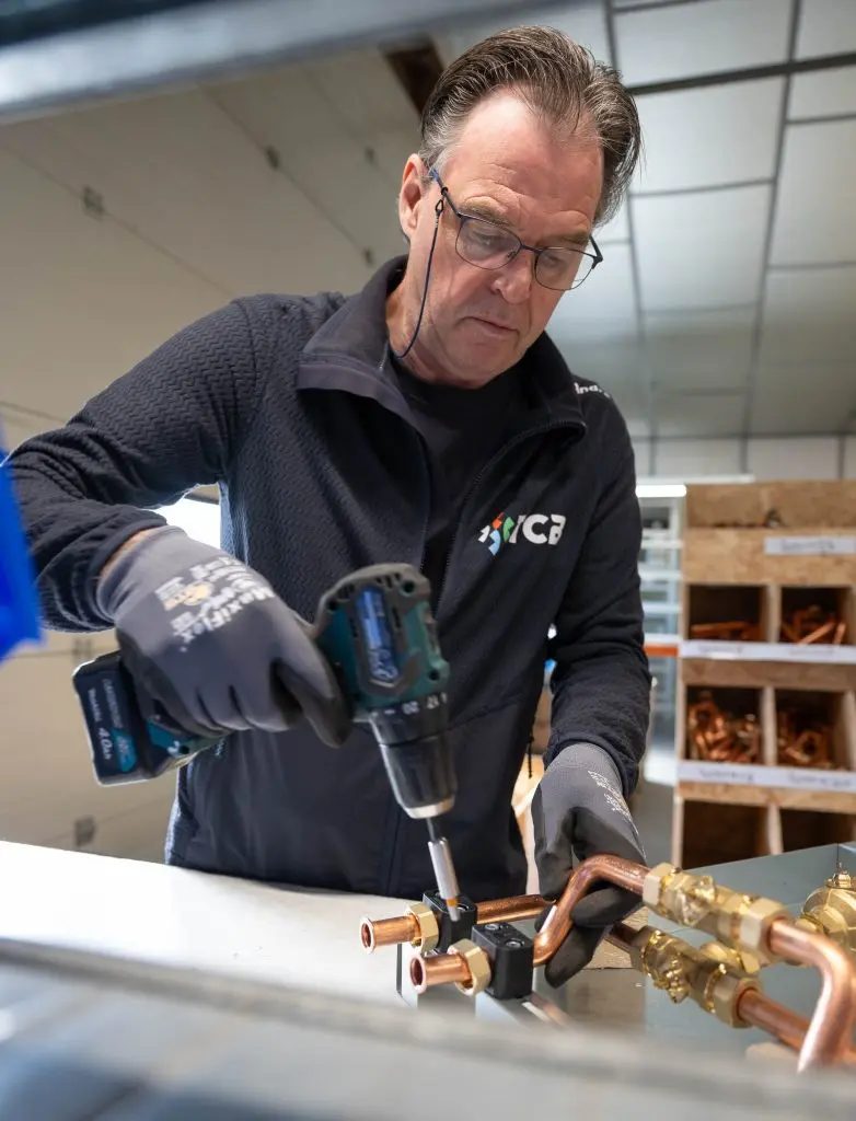 Werknemer aan het werk 2 - TCB